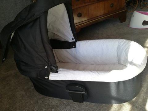 Carry cot, baby carrier