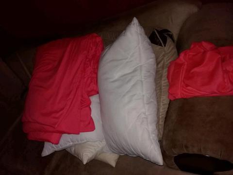 Duvet and pillows set