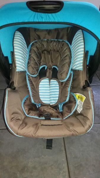 Safeway 0-13kg Car Seat - Like New - Hardly used