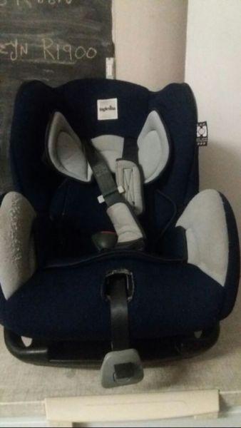 INGLESINA CAR SEAT