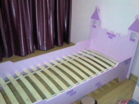 Kids single bed