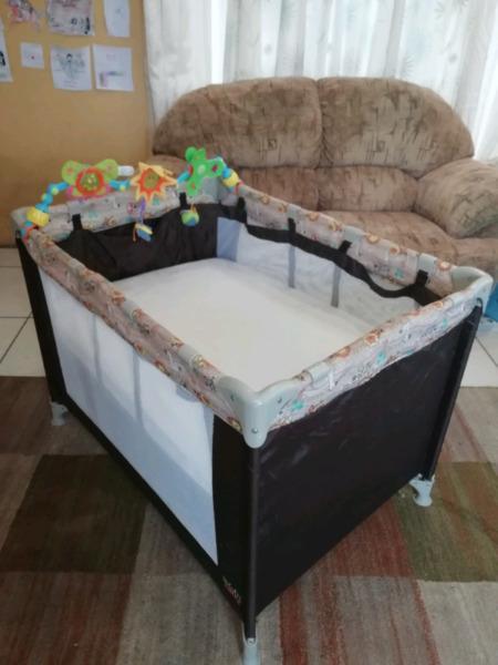 Campcot with toybar, mattress & upper level for a newborn