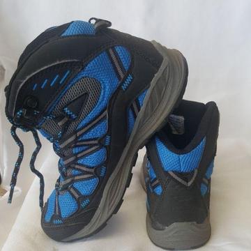 K-Way outdoor boots size 3 R400