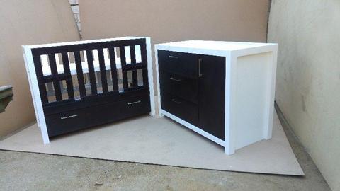 Squareline Baby Cot and Compactum Combo – Code Sur 13 - R5999.00