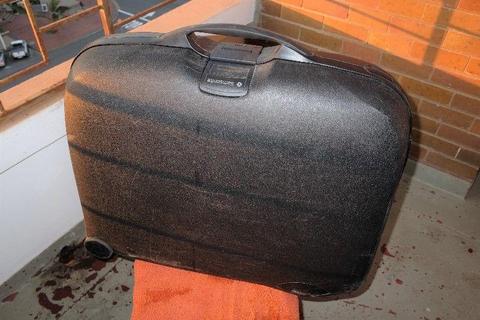 Samsonite medium size suitcase, type Mc Gregor
