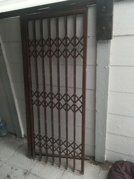 trellidor gate standard door size