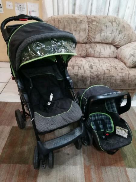 Chelino travel system