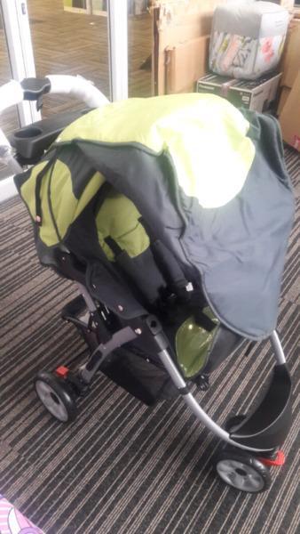 Brand new!!!Acton 3 wheel stroller