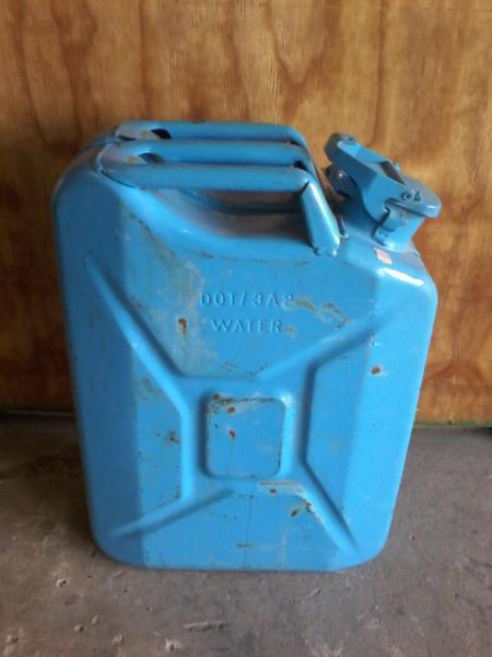 20 lt. Water tank