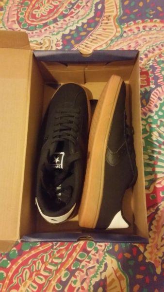 Three Brand new Pairs Men shoes size 6/7