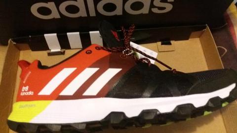 New pair adidas kanadia tr8