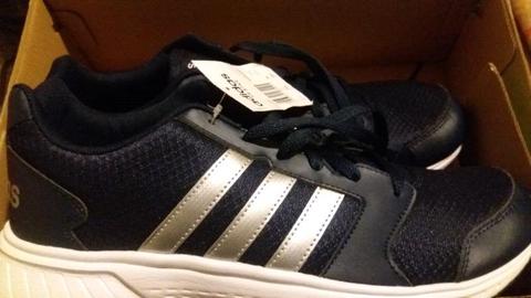 New pair adidas takkie