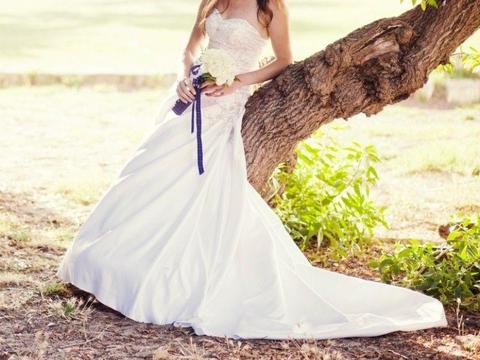 Stunning Wedding Dress UK size 10
