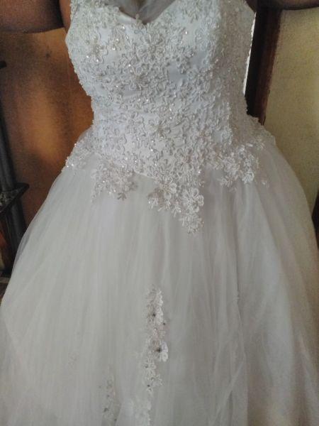 exquisite wedding gown