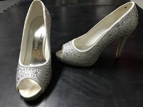 Oleg Cassini Wedding Shoes Size 6