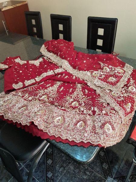 BRIDAL OUTFIT FOR SALE-----EXCELLENT CONDITION-------R2850.00 or nearest cash offer URGENT SALE