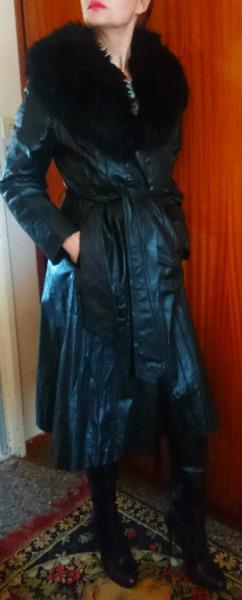 Fully lined leather coat with faux fur collar.Urgent.Price reduced