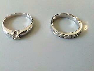 2x 18ct white gold wedding rings