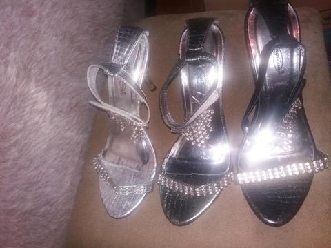 Stunning sandals R120