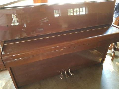 Yamaha M1 Upright Piano