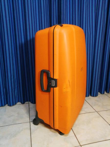 Samsonite Hard Case for Luggage