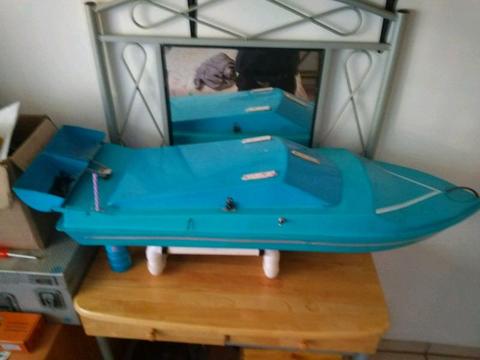 Bait boat with speed controller for sale or swop