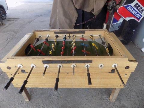 COIN OPERATED SOCCER TABLE