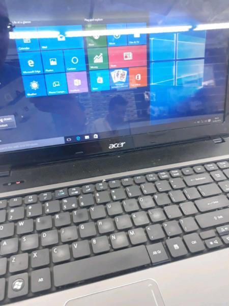 Acer Core i3 laptop with Camera R 2200