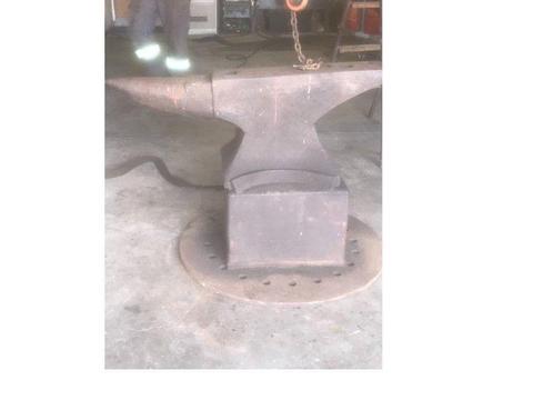 anvil in good condition