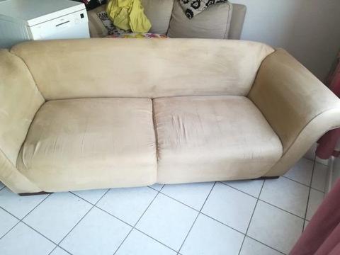 Well maintained 3 seater Couch