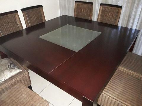 8 seater dinning table and chairs