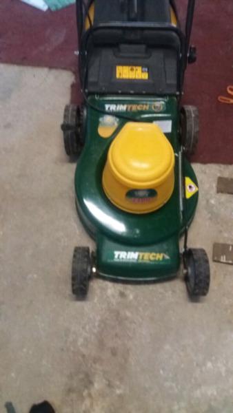 TrimTrech Lawnmower 2200w