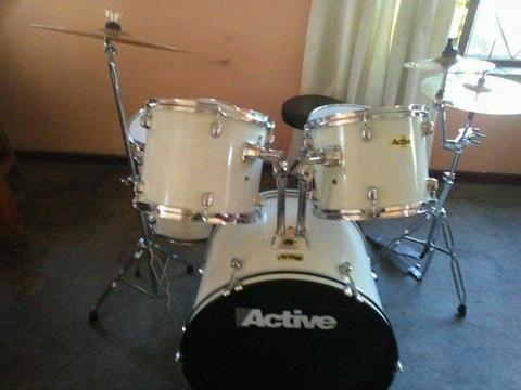 Drum set and spares one and a half set