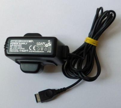 Original Nintendo Gameboy Advance SP/NDS AC Adapter Power Supply PLUS FREE GAME CARTRIDGE INCL