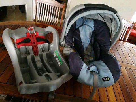 R650 for a Graco carseat&isofix base that Retails for R3500!!!!!