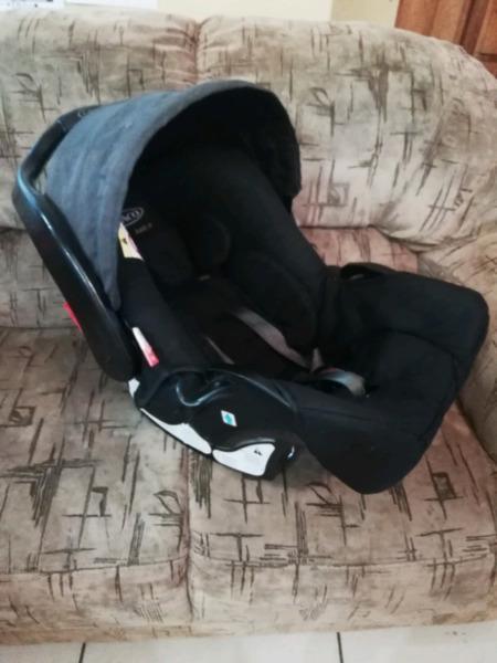 Graco carseat/carrier 0-13kg