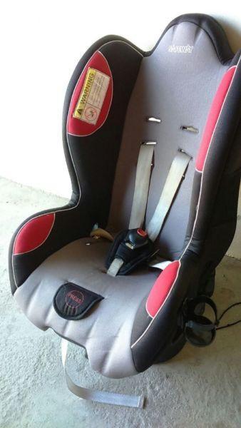 SAFEWAY KIDDIES CAR SEAT