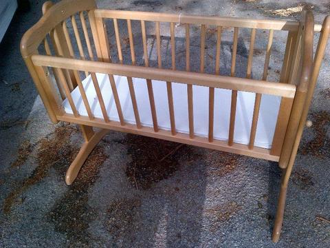 wooden crib for sale