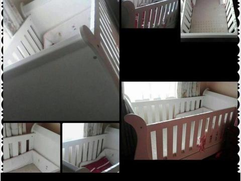 White Sleigh cot/bed