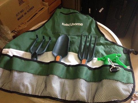 Gardening apron & tool set R60