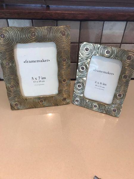 METAL PHOTO FRAMES IN EXCELLENT CONDITION 