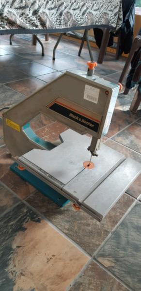 Table top bandsaw