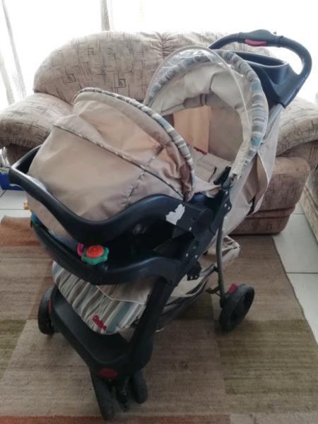 Chelino travel system