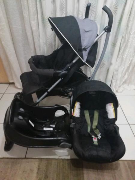 Graco travel system with base