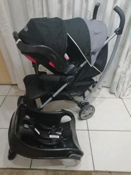 Graco travel system with base