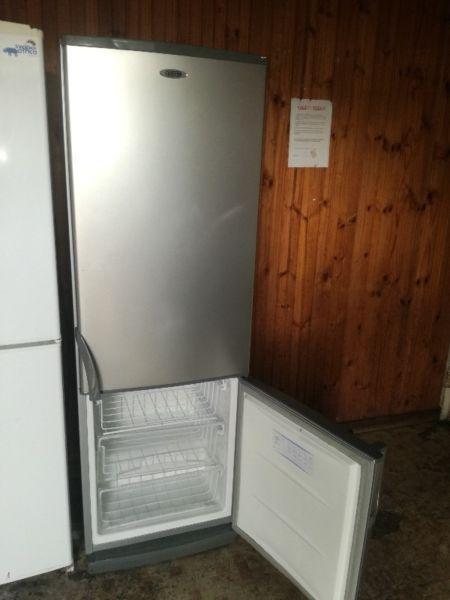 Defy fridge freezer R2200