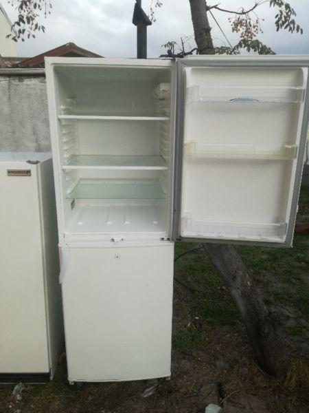 Defy fridge freezer R1600