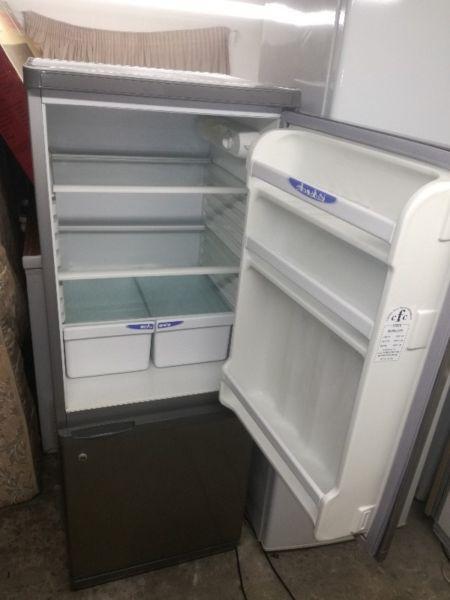 Defy silver fridge freezer R1800