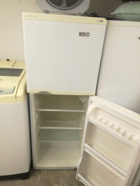 Kic fridge freezer R1500