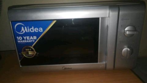 130L Bar Fridge and Microwave for sale As New